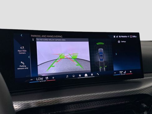 Used 2026 BMW 330i Sedan w/ M Sport Package image 13