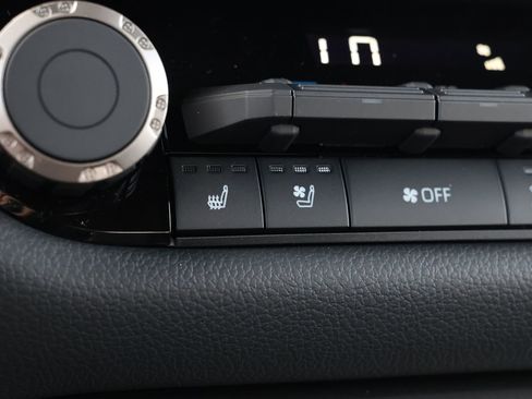 New 2026 Toyota Tundra Limited AWD/4WD image 4