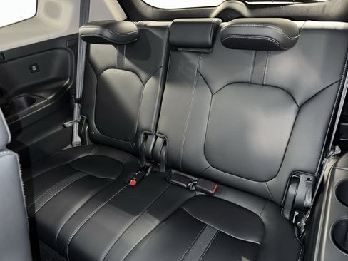 Certified 2023 Honda Pilot Touring image 32