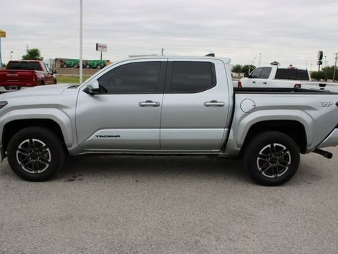 Used 2024 Toyota Tacoma TRD Sport RWD image 9