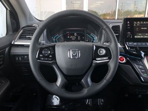 Used 2023 Honda Odyssey Touring image 8