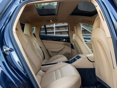 Certified 2022 Porsche Panamera image 49