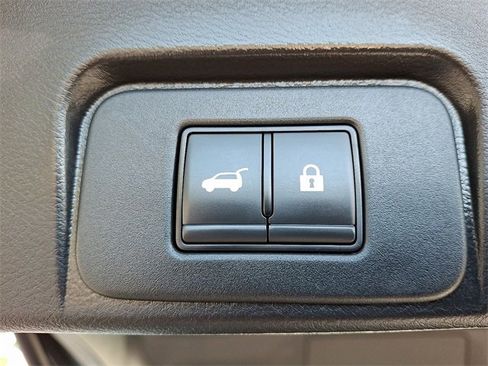 Used 2023 Nissan Rogue SV w/ SV Premium B Package image 29