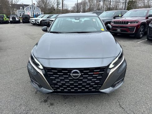 Used 2025 Nissan Altima 2.5 SR image 9