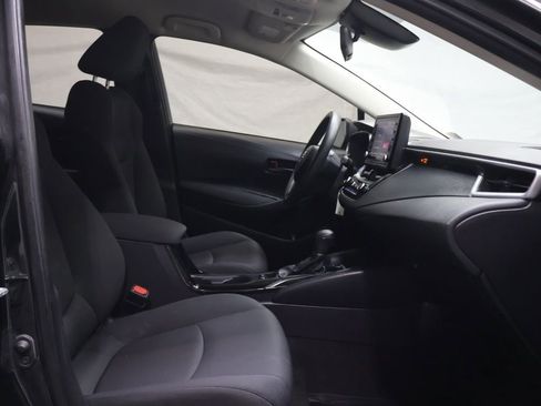 Used 2022 Toyota Corolla LE image 9