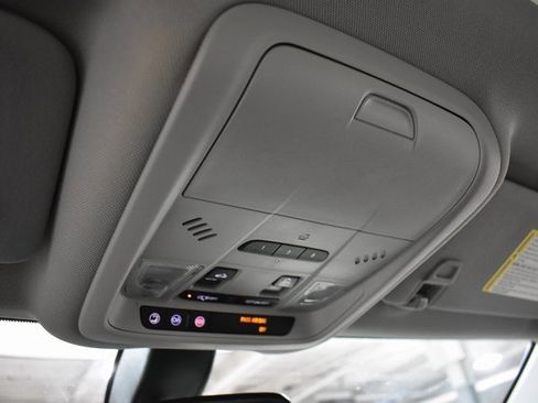 Used 2018 Chevrolet Equinox LT w/ Sun & Infotainment Package image 39