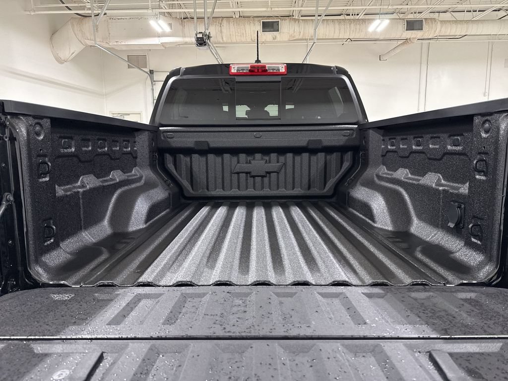New 2026 Chevrolet Colorado ZR2 w/ Off-Road Front Bumper Package AWD/4WD image 24