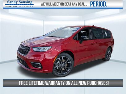New 2026 Chrysler Pacifica Select