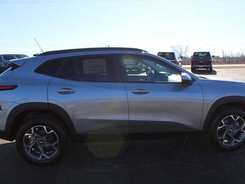 New 2026 Chevrolet Trax LT image 11