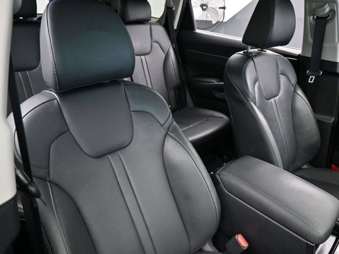Used 2025 Kia Sorento S w/ Panoramic Sunroof Package FWD image 40