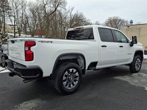 Used 2023 Chevrolet Silverado 2500 Custom w/ Custom Convenience Package image 6