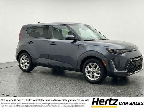 Used 2025 Kia Soul LX w/ LX Technology Package FWD image 1