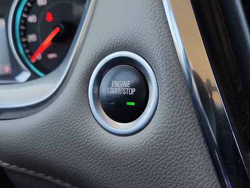 Used 2020 Chevrolet Traverse LT image 15