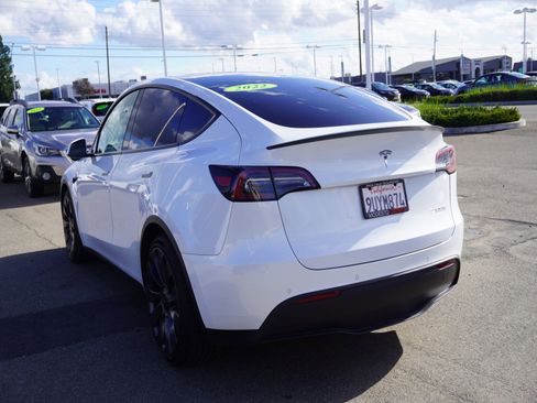 Used 2022 Tesla Model Y Performance image 8