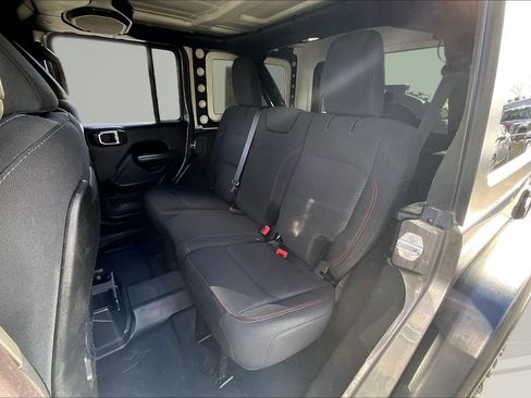 Used 2019 Jeep Wrangler Unlimited Rubicon w/ Uconnect 4C Nav & Sound Group image 21