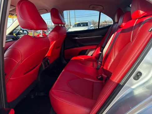 Used 2020 Toyota Camry XSE image 14