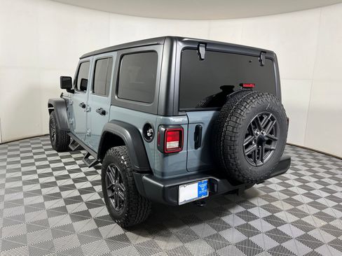 Used 2024 Jeep Wrangler Sport S image 19