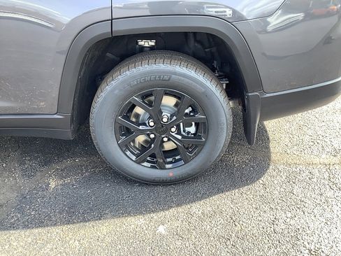 New 2026 Jeep Grand Cherokee L 4WD image 7