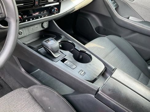 Used 2021 Nissan Rogue SV FWD image 15