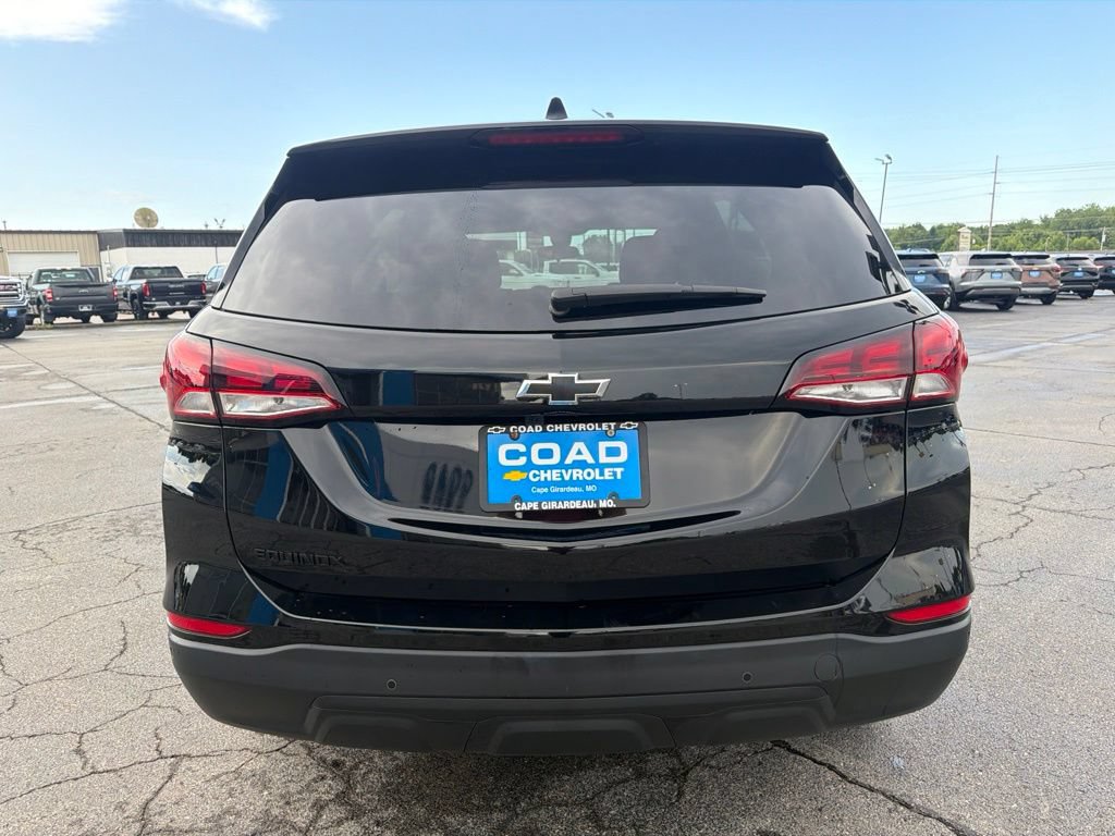 Used 2024 Chevrolet Equinox LS w/ LS Convenience Package FWD image 4