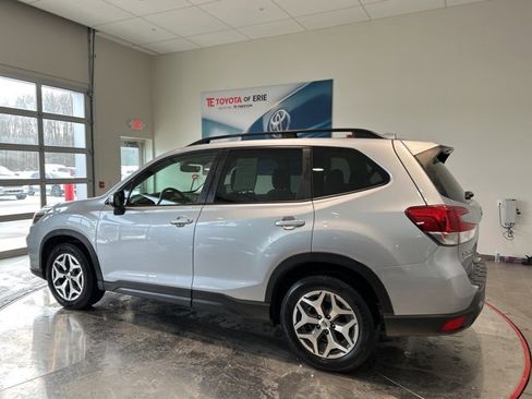 Used 2021 Subaru Forester Premium w/ Popular Package #1 image 4