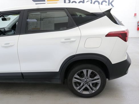 Used 2021 Kia Seltos LX image 5