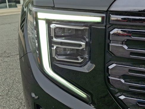 Used 2024 GMC Sierra 1500 Denali Ultimate image 9