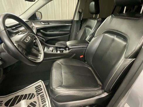 Used 2021 Jeep Grand Cherokee L Limited w/ MOPAR Finishing Package image 10