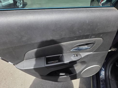 Used 2015 Chevrolet Cruze LTZ w/ Sun, Sound and Sport Package FWD image 9