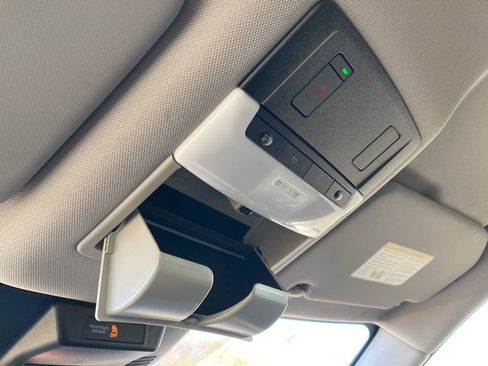 Used 2023 Nissan Rogue SV image 29