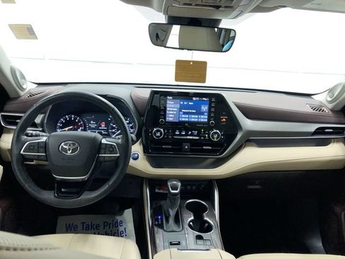 Used 2021 Toyota Highlander Limited FWD image 14
