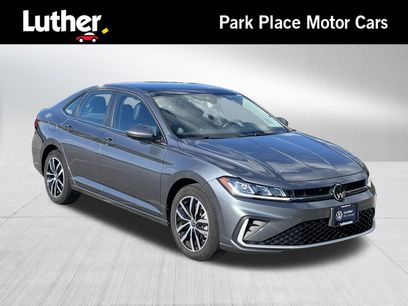 Used 2025 Volkswagen Jetta SE w/ Sunroof Package