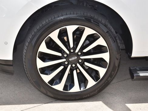 Used 2022 Lincoln Navigator Reserve AWD/4WD image 40