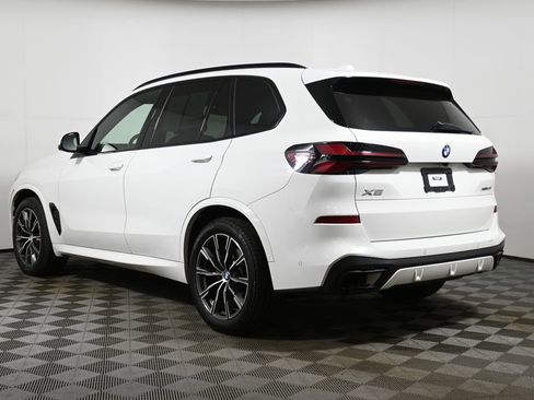 Used 2024 BMW X5 xDrive40i w/ M Sport Package image 5