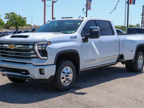 New 2026 Chevrolet Silverado 3500 High Country AWD/4WD image 6