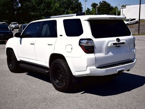 Used 2022 Toyota 4Runner SR5 Premium w/ Moonroof Package AWD/4WD image 5