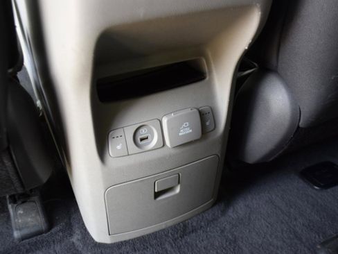 Used 2015 Kia Sedona SX FWD image 36