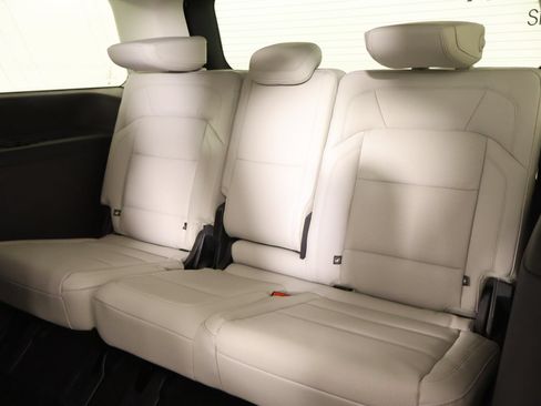 New 2026 Lincoln Navigator Premiere AWD/4WD image 14