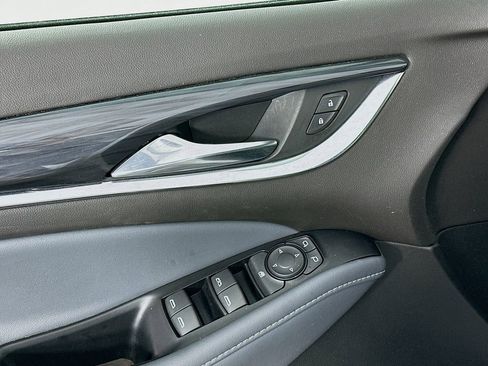 Used 2022 Buick Enclave Essence image 23