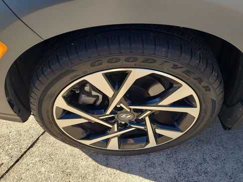 Used 2022 Hyundai Kona Limited w/ Cargo Package image 10