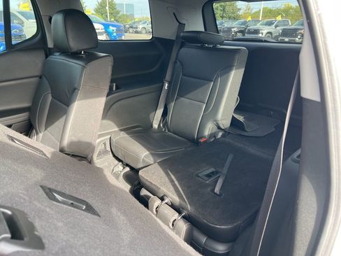 Used 2023 GMC Acadia SLT image 24