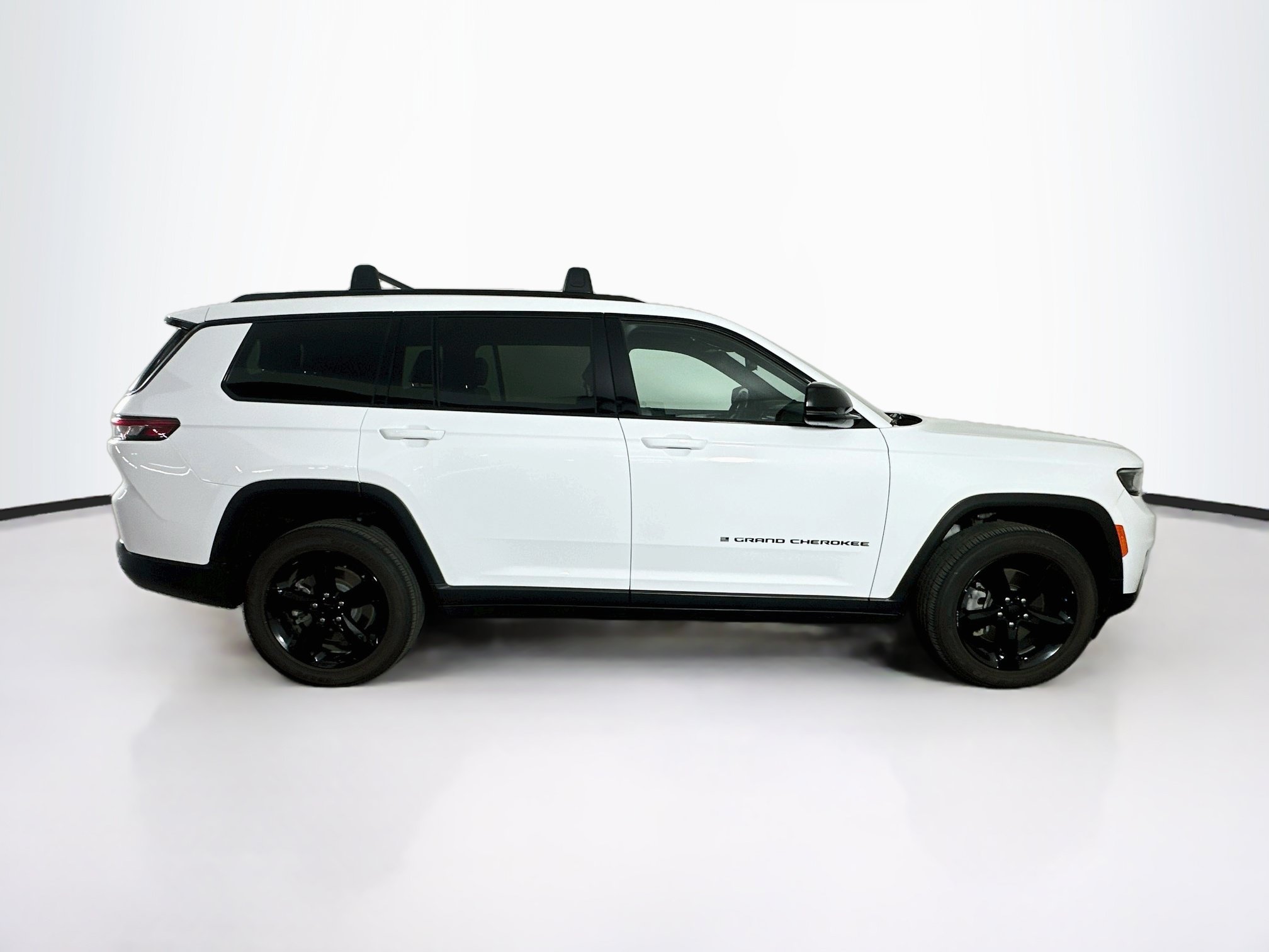 Used 2024 Jeep Grand Cherokee L Altitude AWD/4WD image 10