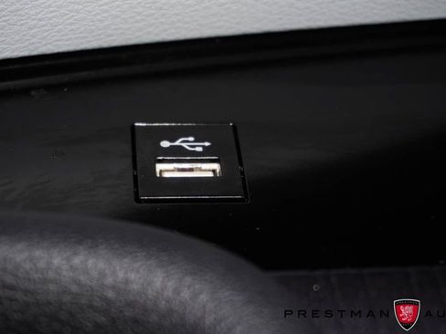 Used 2025 Toyota Sienna XLE w/ XLE Plus Package image 35