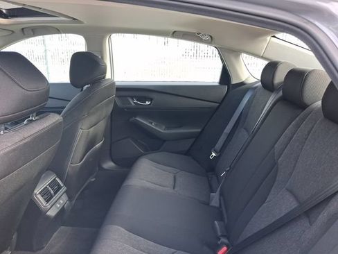 Used 2025 Honda Accord SE image 6