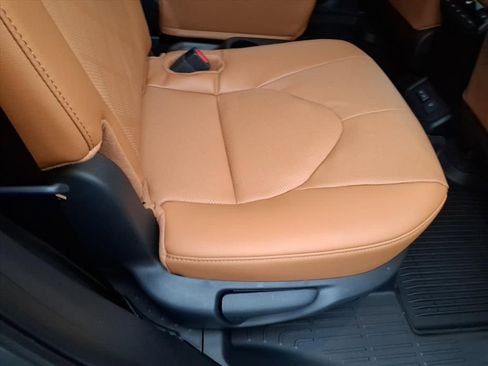 Used 2026 Toyota Highlander Platinum image 20