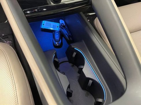 Used 2025 Porsche Macan Electric w/ Premium Package RWD image 24