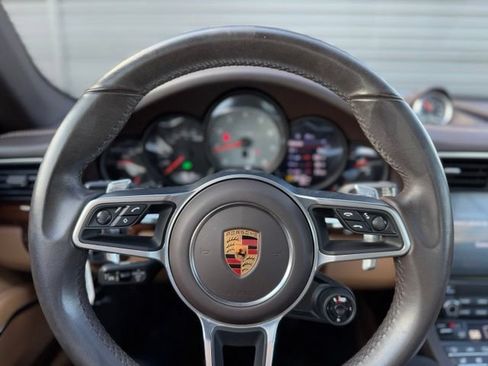 Used 2018 Porsche 911 Carrera 4S AWD/4WD image 17