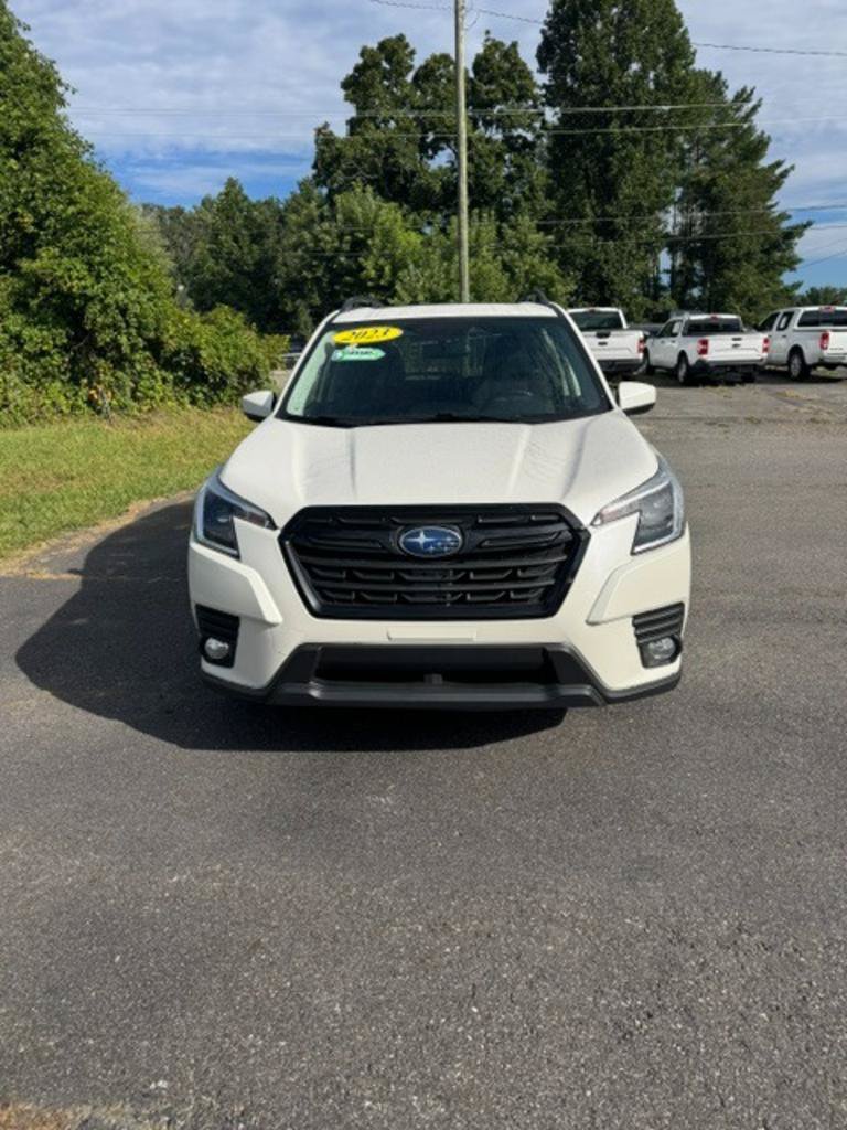 Used 2023 Subaru Forester Premium AWD/4WD image 2