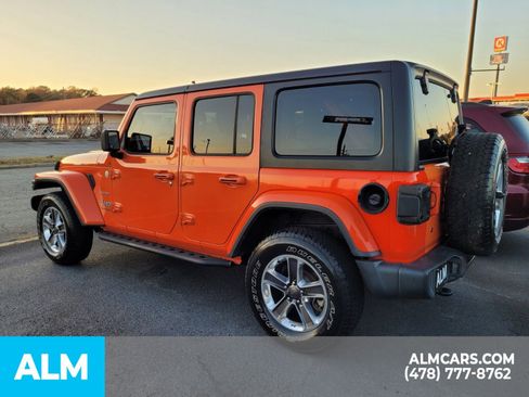 Used 2018 Jeep Wrangler Unlimited Sahara image 7