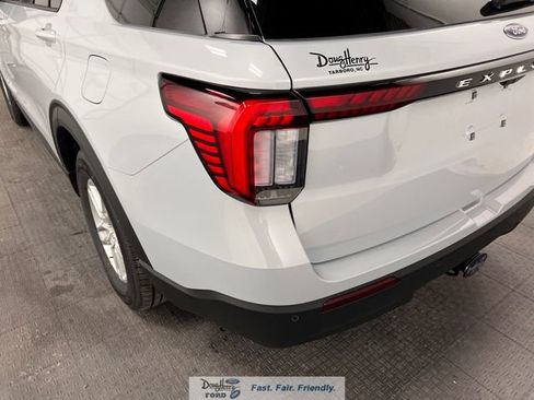New 2026 Ford Explorer Active RWD image 17